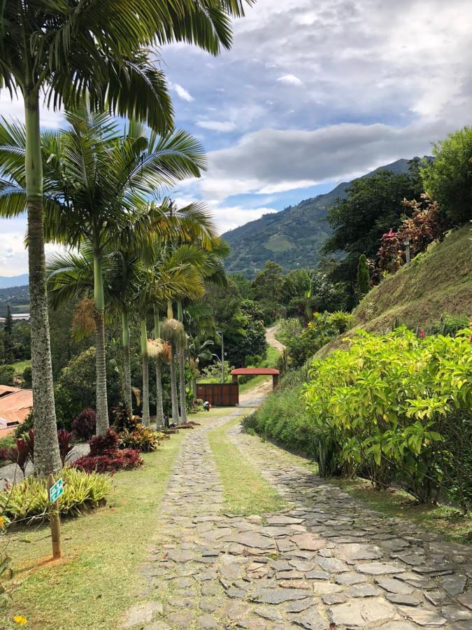 Finca Hotel Tierra Verde Girardota Exterior photo